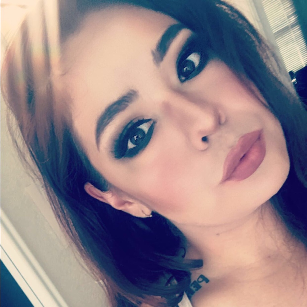 Meet your Posher, Ramona